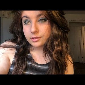 Meet your Posher, Isabel